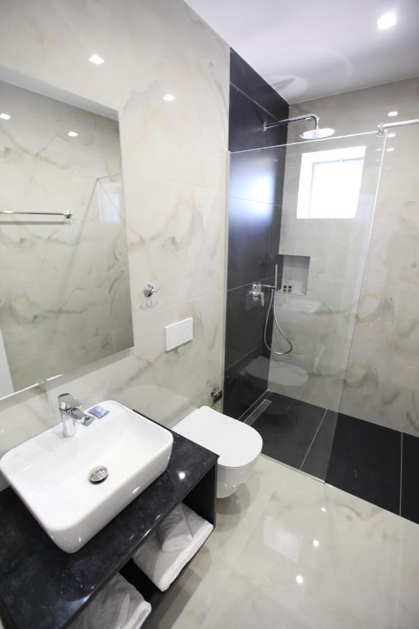 Sea Breeze Villa Sarandë 외부 사진