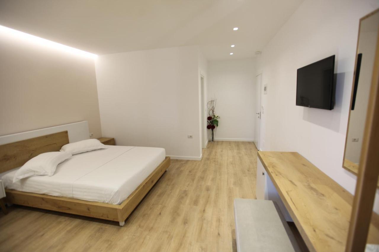 Sea Breeze Villa Sarandë 외부 사진