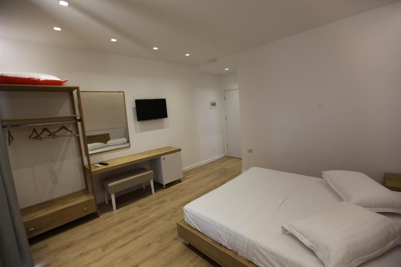 Sea Breeze Villa Sarandë 외부 사진