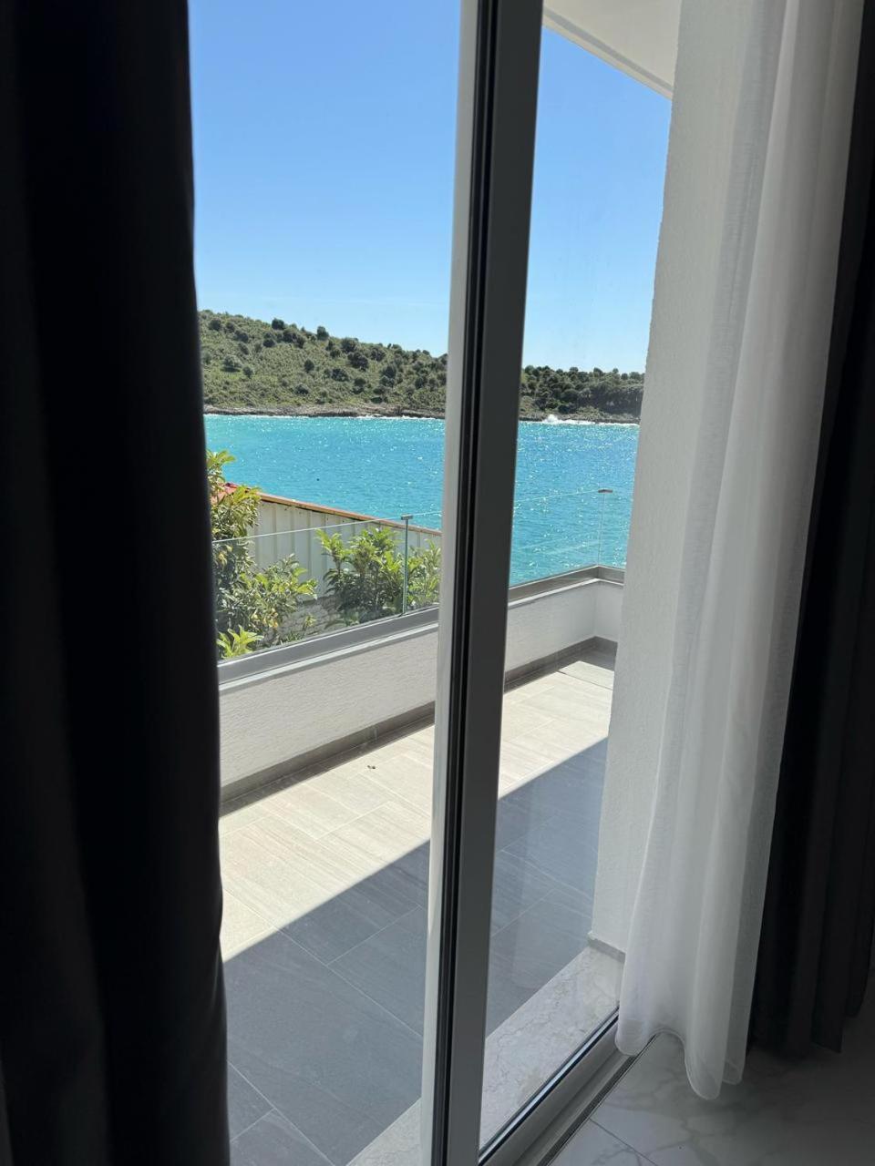 Sea Breeze Villa Sarandë 외부 사진